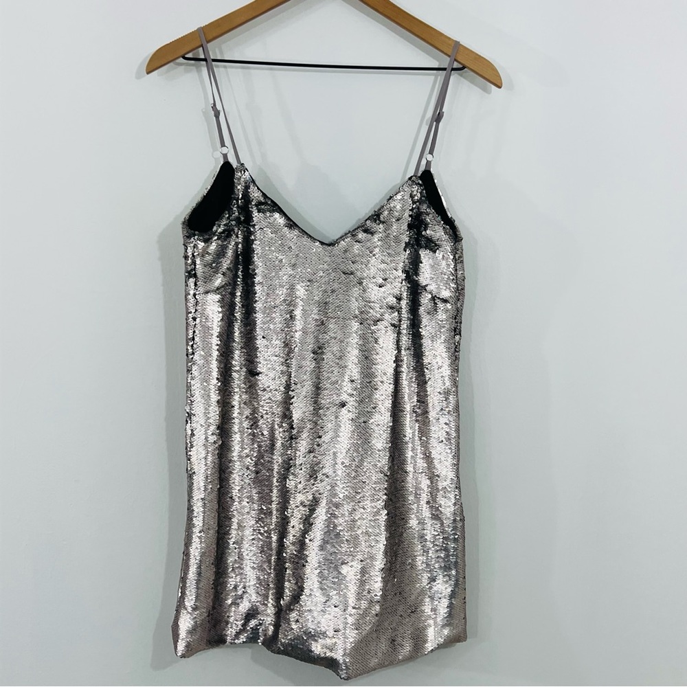 Missguided Mini Spaghetti Strap Silver Sequin Dress New With Tags Size 2 - Picture 3 of 10